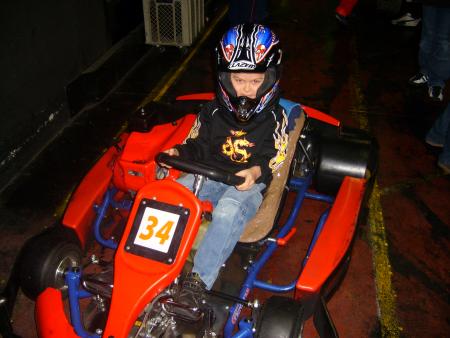 voici mon filston  au karting.