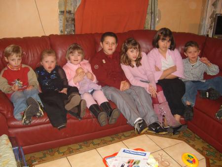 tout les enfants pret pour notre sortie du reveillon du nouvel an 2006