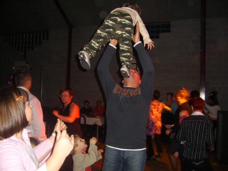 mick tjr sur la piste cette fois avec mathias le fils de pat et christ