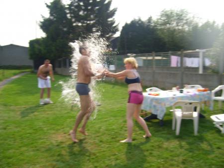 bataille d'eau chez mon amie fab.