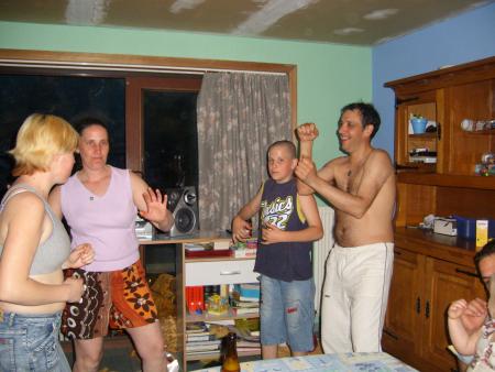 ils etaient vraiment a fond dans la musique trop fort lolllllllll