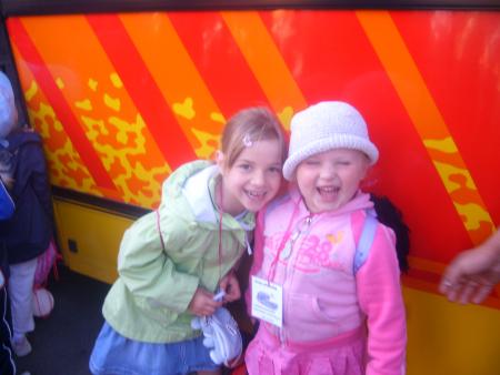 oceane et sa copine de classe, elle se tape le fou rire la oceane lol sotte