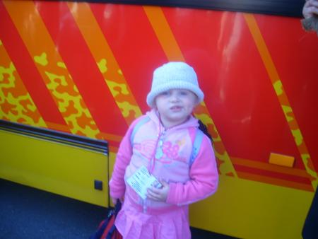 oceane prete pour partir pour la mer avec l'ecole.