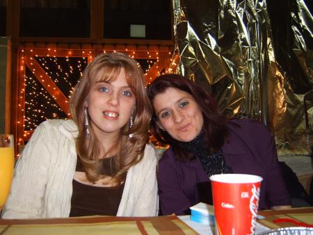 nouvelle an 2003 avec titia une super bonne copine bise ma bichette.