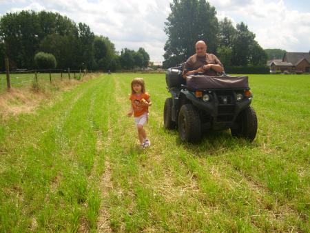 mon copain bernard et sa fille emilie.