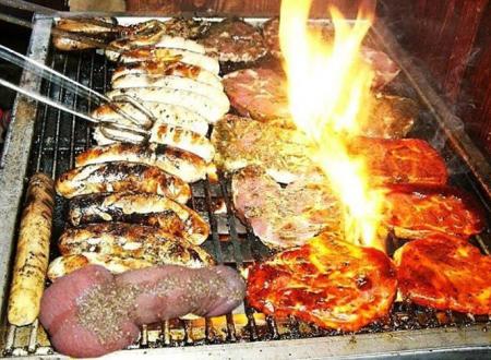 quiveus une saucisse lollllllllll pour vous les filles.