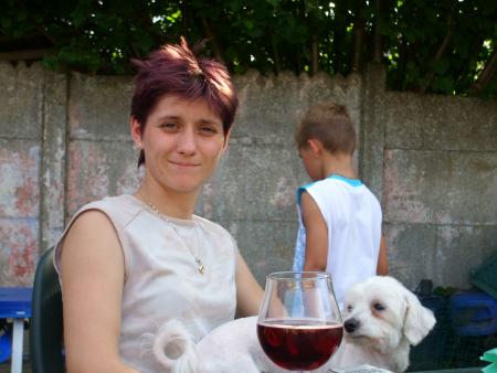 ma super copine titia avec mon chien.