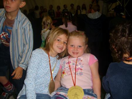 oceane et sa copine de classe emmie.