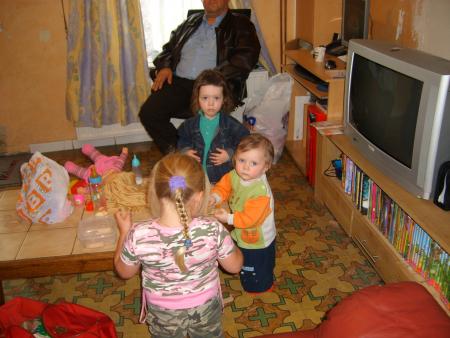 mon neveus ilan 15 mois ma niece kassandra 3 ans et demi et ma fille oceane dos torner.