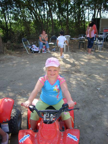 oceane sur le quade en vacance a palavas.